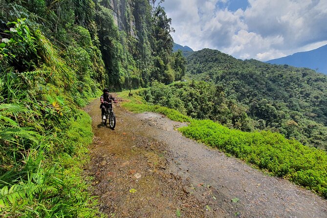 Death Road by Bike and Zip Line - Tour Details