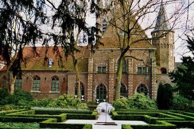 Delft City Trail: Interactive Smartphone Game  - The Hague - Engaging Features of the Game