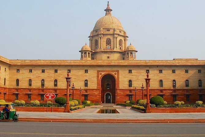 Delhi in One Day Guided Sightseeing Tour - India Gate