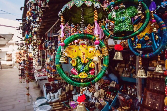 Delhi: Private Guided Shopping Tour With Transfers - Itinerary Details