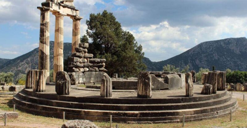 Delphi: Audio Guided Tour of the Sites in French or English - Experience Highlights