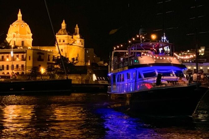 Dinner Cruise Tour Through the Bay of Cartagena - Meeting Point and Boarding