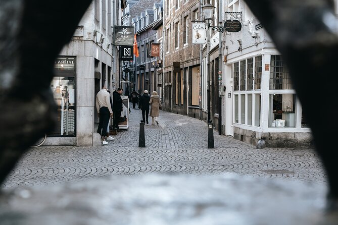 Discover Maastricht With a Smile! Culture, History and People - Convenient Meeting Options