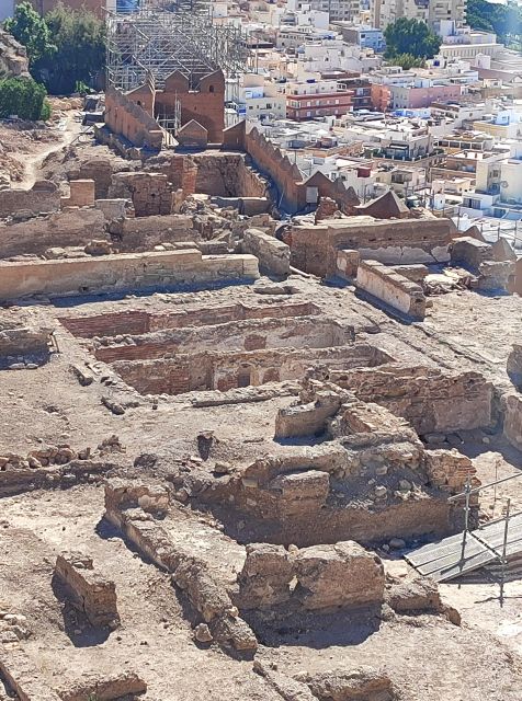 Discover the Fascinating Alcazaba: History and Unique Views - An Elevated Defensive Structure