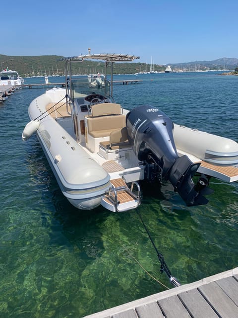 Discovering La Maddalena With CAPPELLI TEMPEST 900 SUN - Boat Features and Equipment