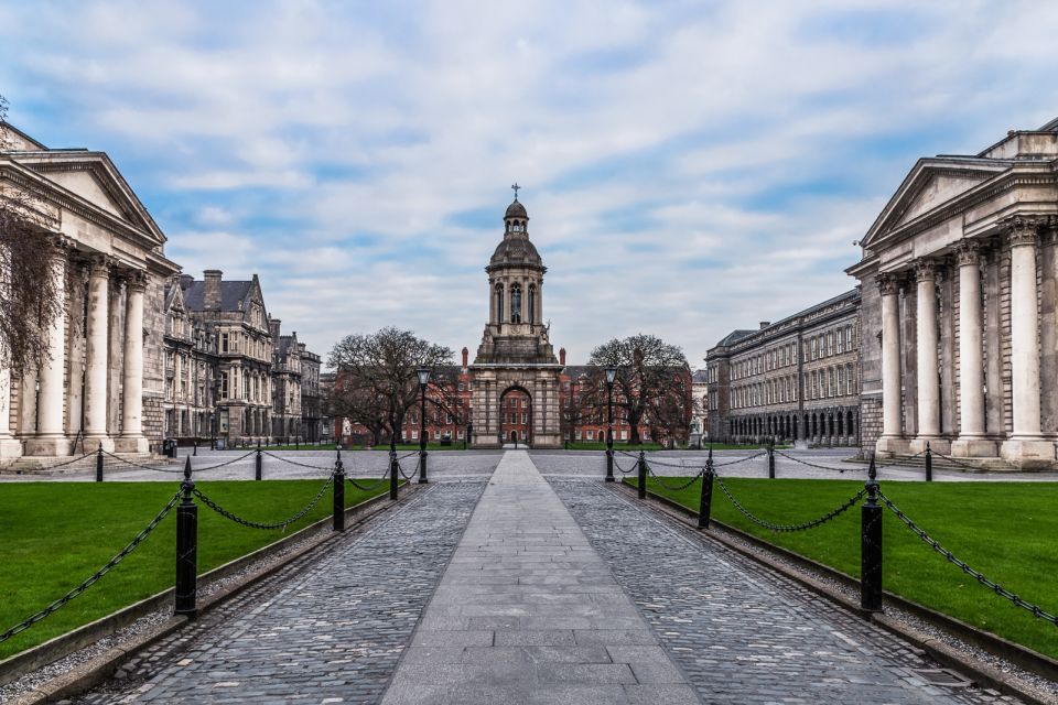 Dublin: Fast-Track Book of Kells Ticket & Dublin Castle Tour - Itinerary Details