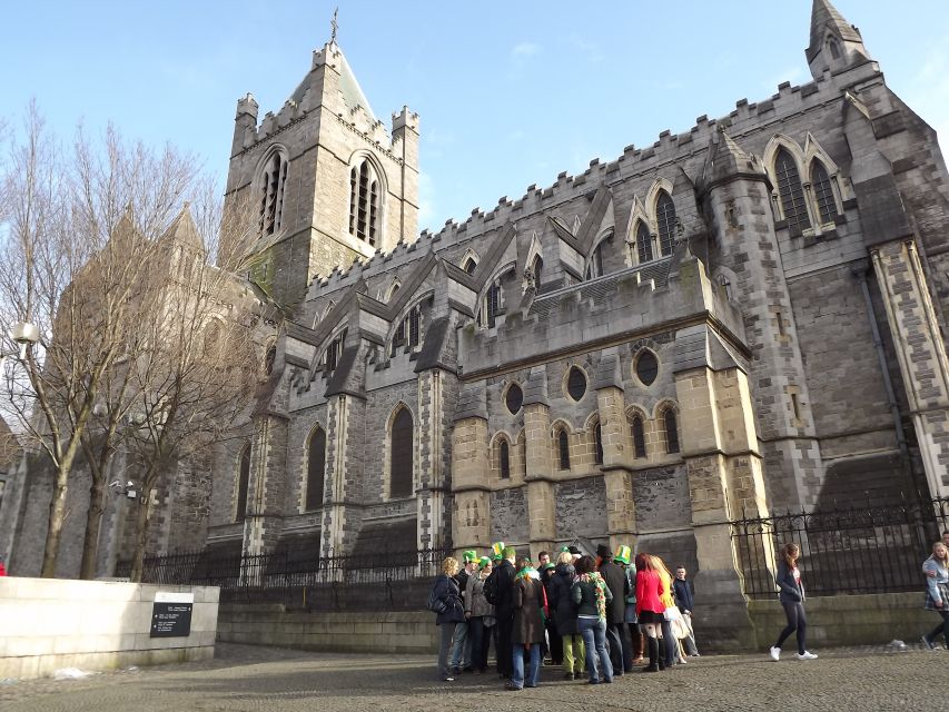 Dublin: Sightseeing Walking Tour in German - Key Highlights