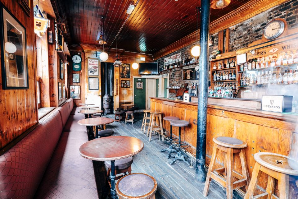 Dublin: Sip & Stroll Whiskey History Walking Tour With Lunch - Itinerary Highlights