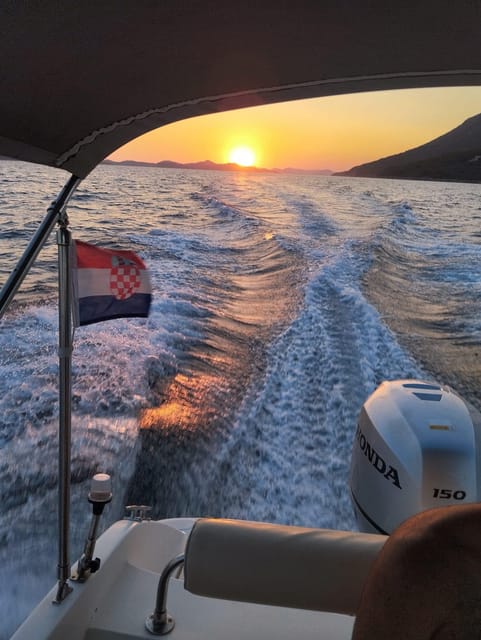 Dubrovnik: Golden Hour Relaxing Sunset Boat Tour - Itinerary Details