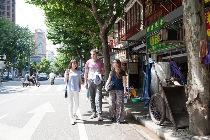 Early Bird Shanghai Street Breakfast Tour And Visit Fabric Market - Local Food Market
