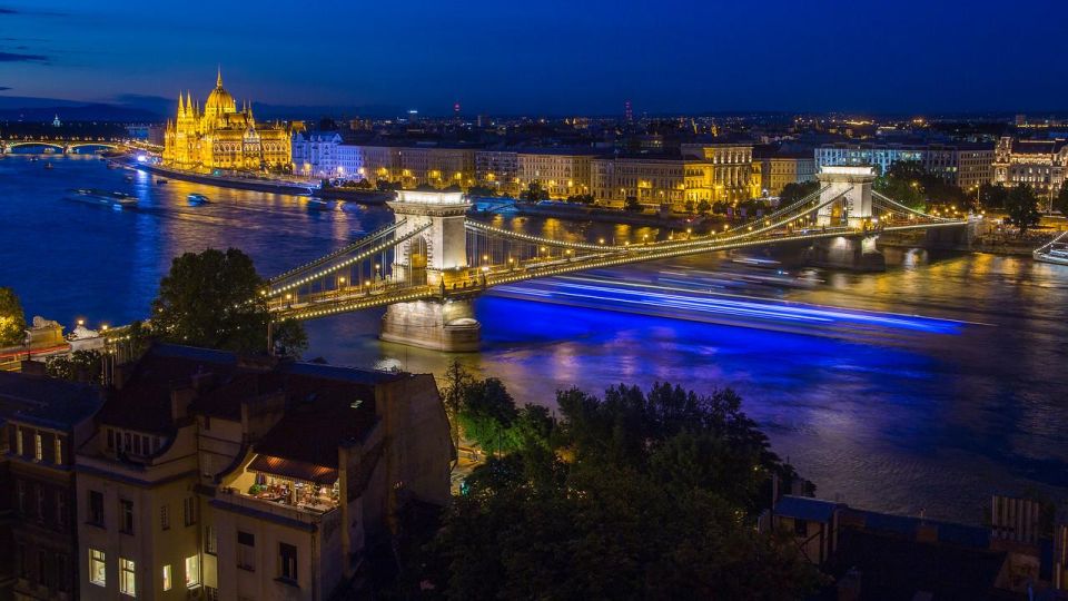 Enjoy a 2 Hour Illumination Tour in Budapest - Experience Highlights