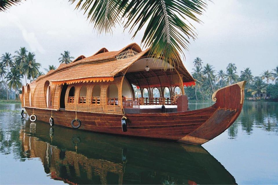 Exclusive, Alleppey Houseboat Tour (01 Night / 02 Days) - Location and Experience