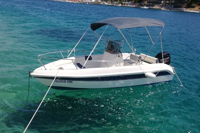 Explore the Beauties of the Islands of Brač and ŠOlta by Bellingardo Boat - Licence Required - Inclusions