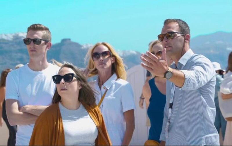 Exploring Santorini: 6 Hours Sightseeing & Wine Tasting - Expert-Guided Private Tour