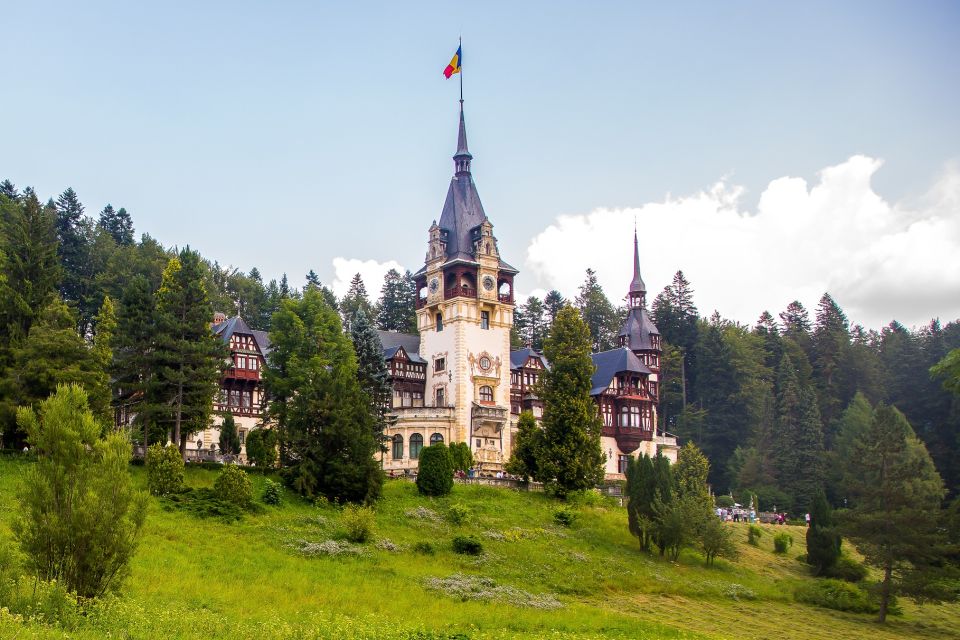 From Bucharest: Bran Castle and Peleș Castle Guided Day Trip - Itinerary Highlights