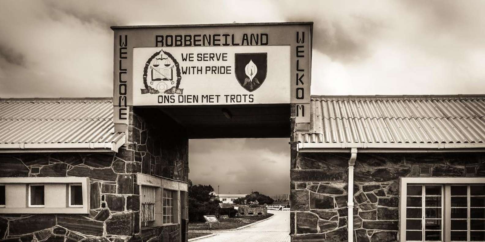 From Cape Town: Robben Island and City Tour - Exploring Bo-Kaaps Vibrant Heritage