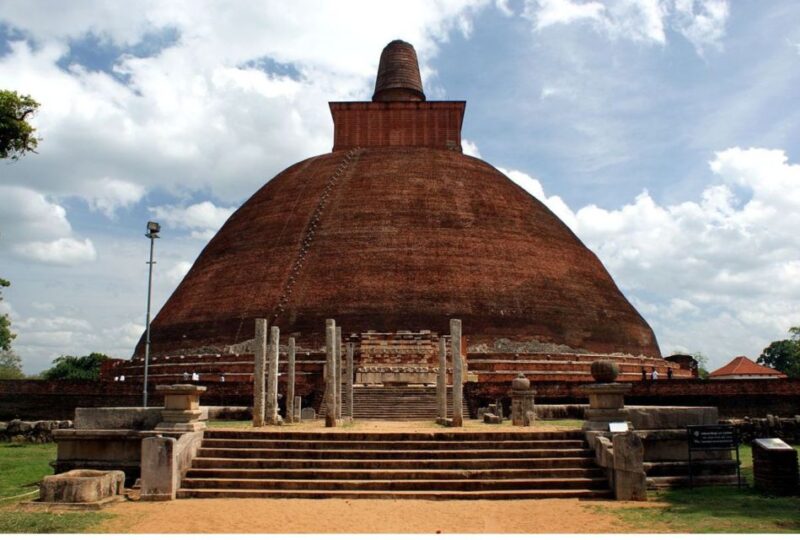 From Dambulla: Guided Tour to Ancient City of Anuradhapura - Itinerary Highlights