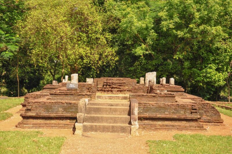 From Kandy: Panduwasnuwara & Yapahuwa Guided Tour - Itinerary Highlights