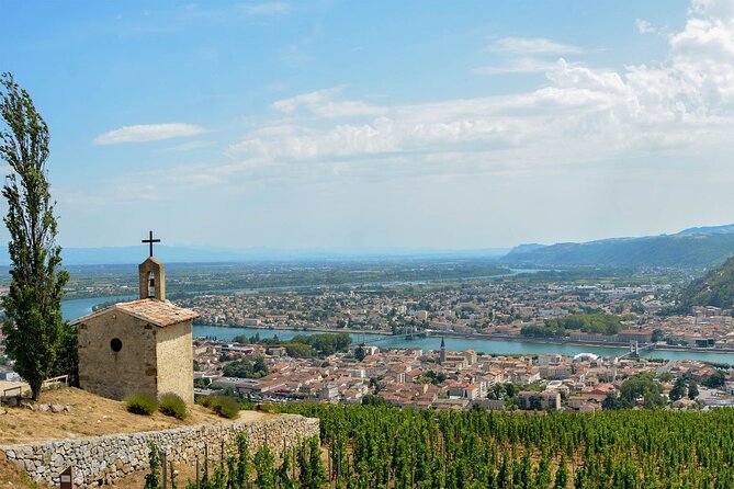 Full Day Guided Wine Tour With Tasting and Lunch - Itinerary Highlights