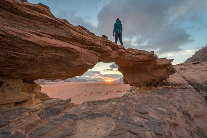 Full-Day Jeep Safari Wadi Rum Highlights! W/ Bedouin Lunch - Inclusions and Amenities