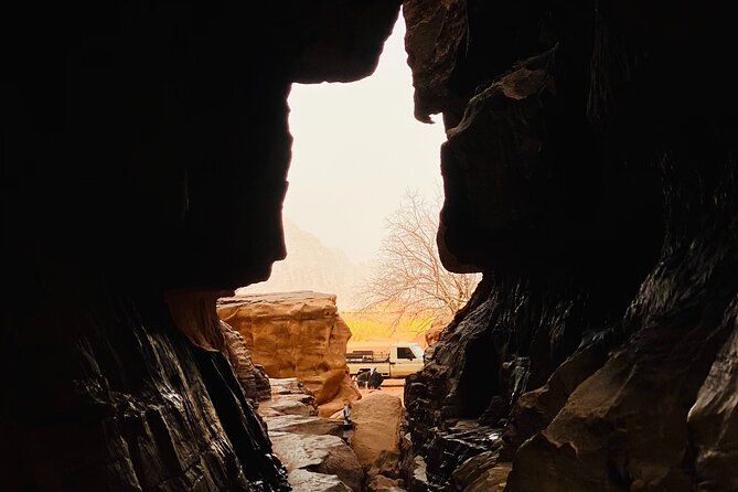 Full Day Jeep Tour & Traditional Lunch - Wadi Rum Desert Highlights - Unique Features of the Tour