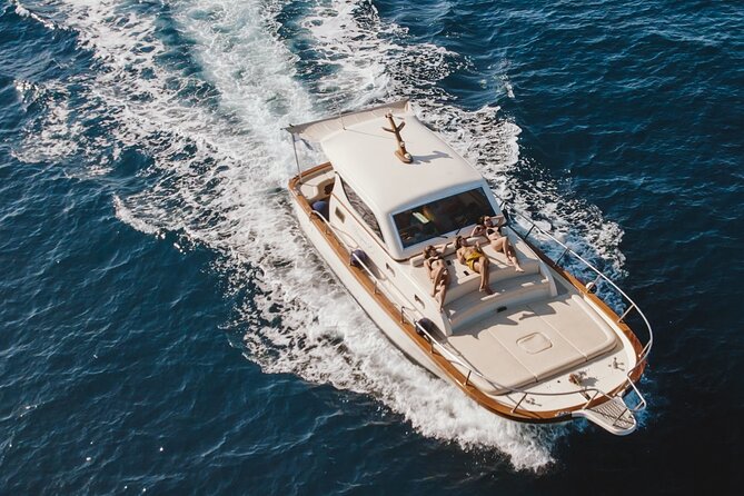 Full-Day Private Guided Boat Tour in Capri - Amenities and Inclusions