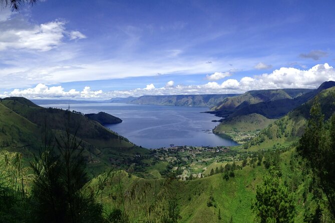 Full Day Private Tour in Lake Toba View and Karo Highlands From Medan City - Brastagi Highland Experience