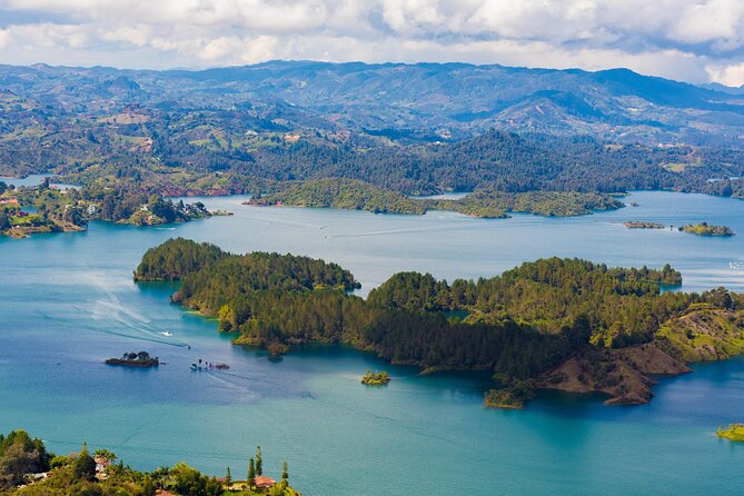 Full-Day Small Group Guatapé Experience - Itinerary and Activities