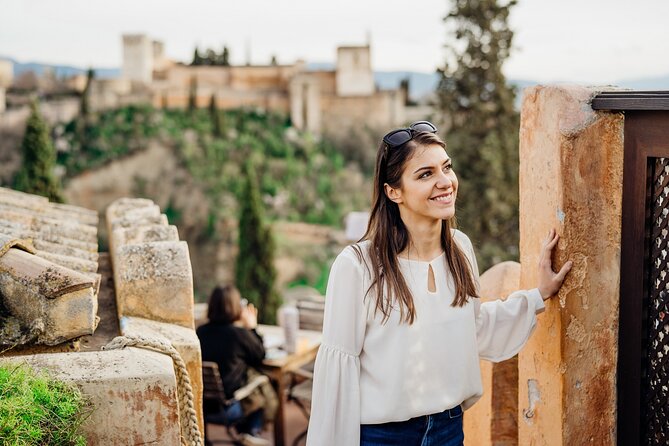 Full Day to Alhambra Palace and Generalife Gardens Direct From Malaga - Admiring Islamic Architecture