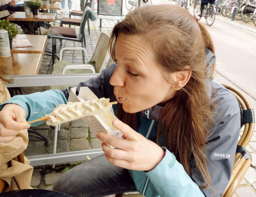 Ghent: Guided City Tour With Food and Drink Tastings - Highlights of the Experience