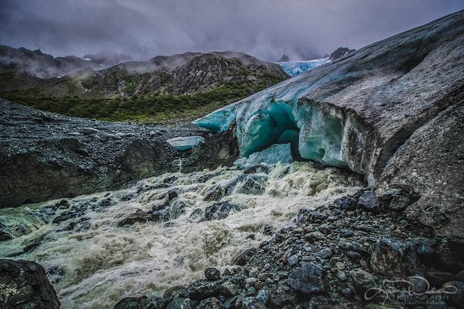 Glacier and Mountain Viewing Tour - Scenic Flight Experience