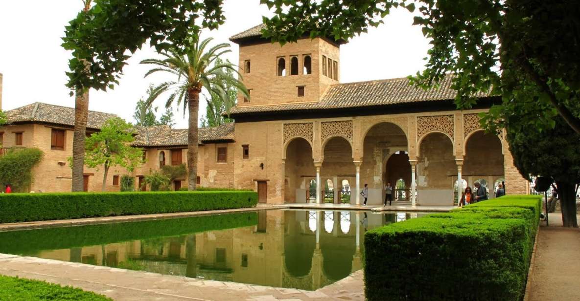 Granada: Alhambra and Generalife Gardens Guided Tour - Tour Experience and Highlights