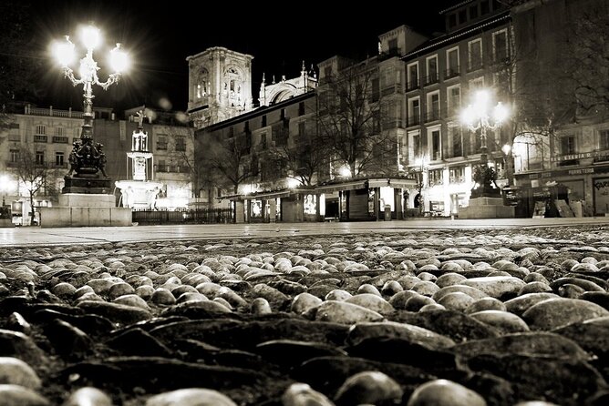 Granada: Dark City. - Chilling Tales and Legends