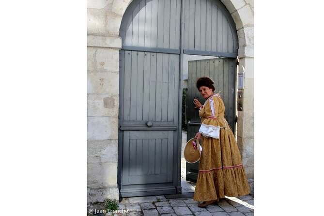 Guided Tour of La Rochelle the Splendor of Merchants in the 18TH Century - Exploring Triangular Trade