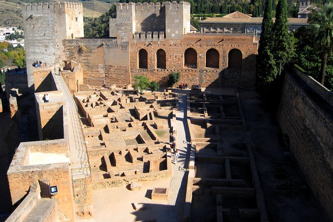 Guided Tour of the Alhambra: Generalife and Its Gardens - Highlights of the Guided Tour