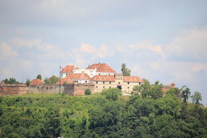 Guided Visit in Spanish to the Medieval Center of Brasov (Native Spanish Guide). - Included in the Tour
