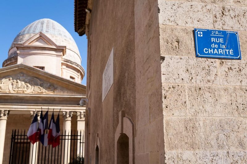 Guided Walking Tour Through Marseille Old Town - Itinerary Highlights
