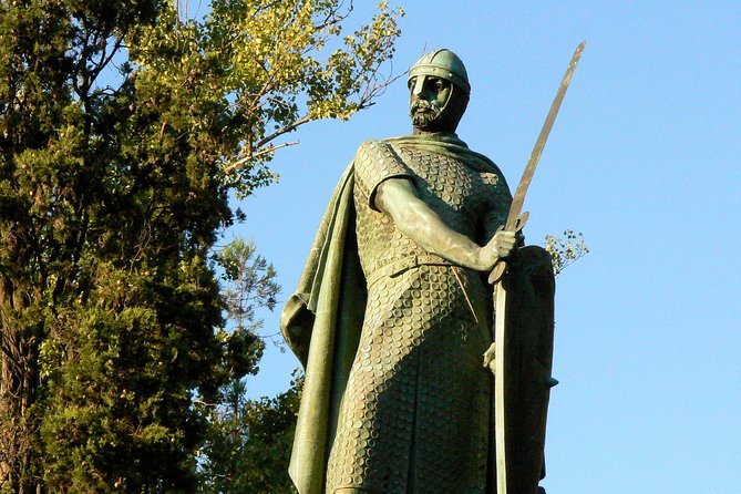 Guimarães Medieval Private Tour Review - Experienced Local Guide