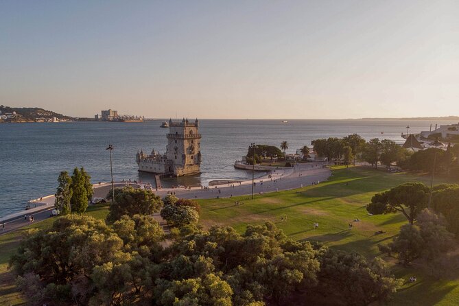 Half Day Lisbon Historical Neighborhoods & Street Art Tuk Tour - Inclusions and Accessibility