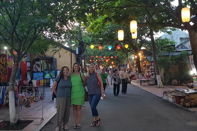 Hoi an City Tour by Trishaw- Walking With Night Market- Boat Ride - Strolling Through the Night Market