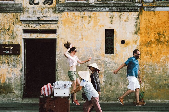 Hoi an Walking Tour With a Personal Photographer - Unique Photography Experience