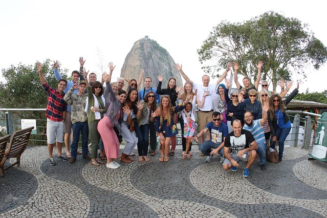 How to Enjoy Sugarloaf and Rio in 6 Hours:Lunch & Ticket Included - Enjoying a Local Lunch