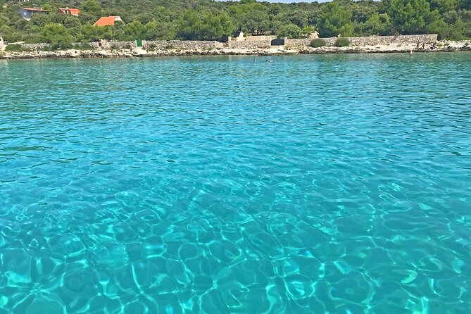Islands Brač, Šolta & Blue Lagoon - Private Speedboat Tour - Inclusions and Amenities