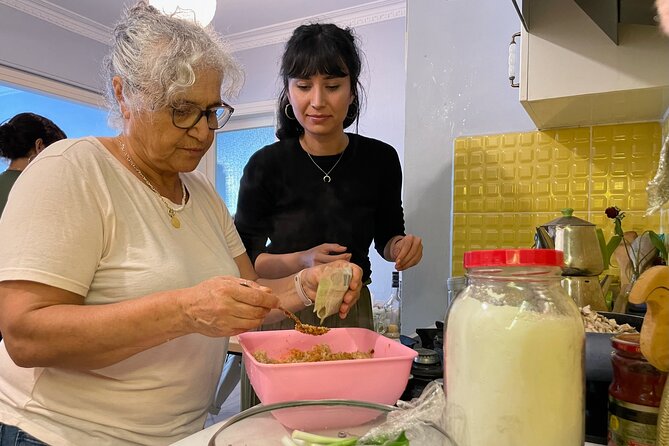 Istanbul Vegan/Vegeterian Cooking Class With Locals at Home - Meeting Information