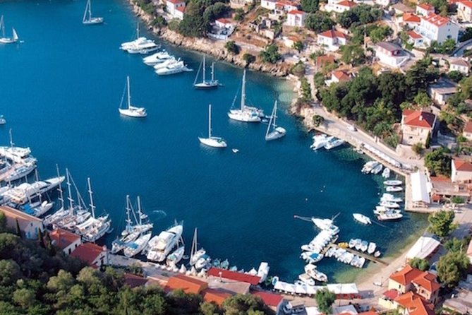 Ithaca Island Bus & Cruise Tour- Swim Stop to Gidaki Beach - Exploring Ithacas Capital
