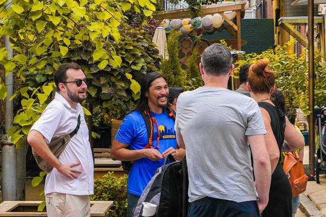 Its Always Sunny Shared Walking Tour of South Philly - Exploring the Shows Iconic Scenes