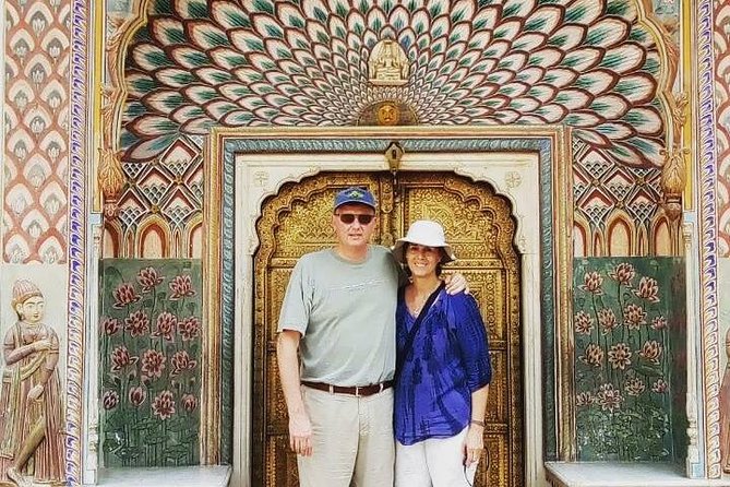 Jaipur Sightseeing and Shopping: Guided Tour by Private Car - Iconic Landmarks to Visit