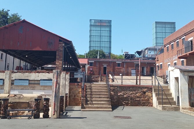 Johannesburg Apartheid Museum and Soweto - Discovering Sowetos History