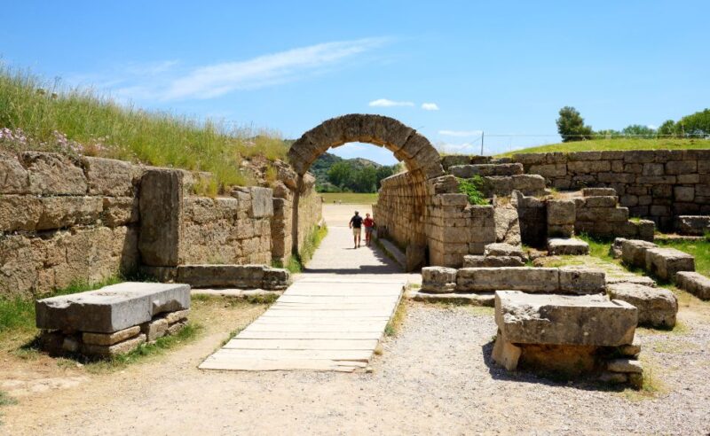 Katakolo Port: Transfer to Ancient Olympia and VR Audio Tour - Transportation Details