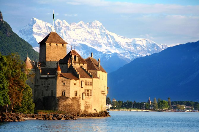 (Ktl303) - Winter Tour Montreux and Chaplins World From Lausanne - Exploring Chaplins World Museum